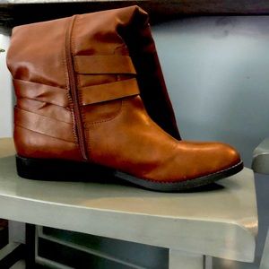 Brown knee high leather boots 1/2 inch heel